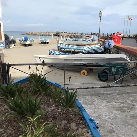 Apartment Alloggio Vista Mare A *